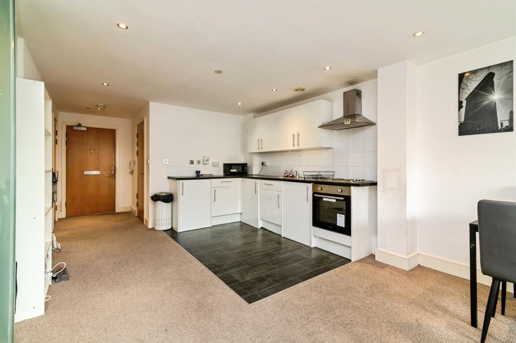 Apartment in Nottingham, Nottinghamshire - More