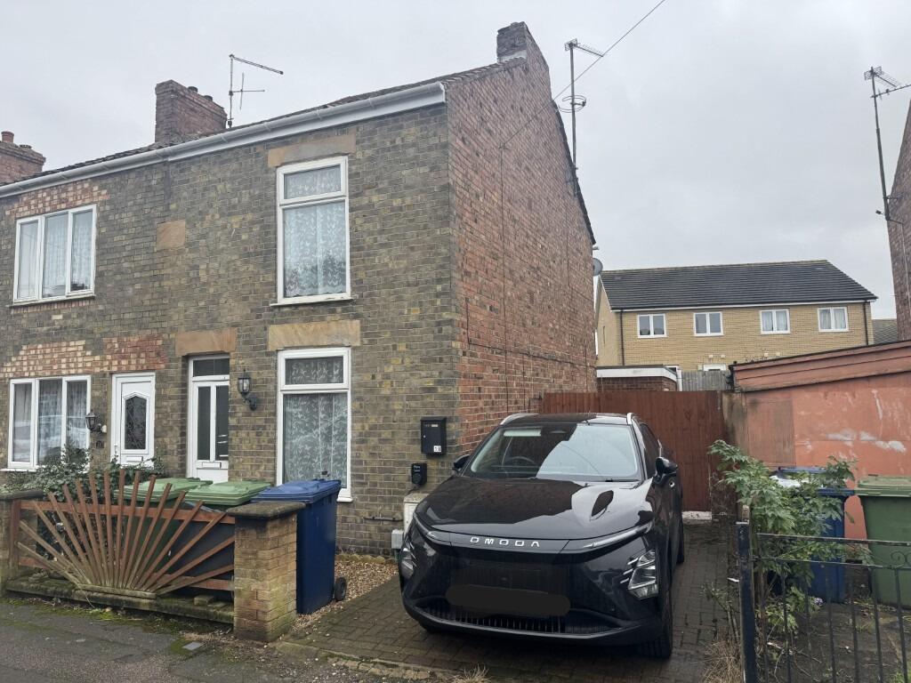 Main image of property: 18 Albany Road, Wisbech, Cambridgeshire PE13 3AY