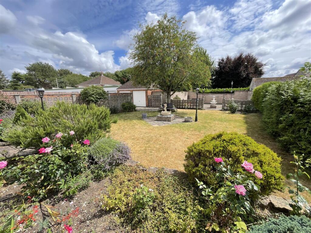 House in Durrington, Wiltshire - View 3