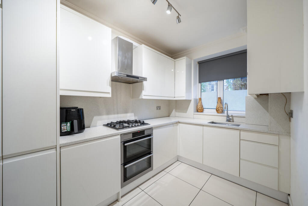 Mortimer Crescent, Maida Vale, London, NW6 photo 2
