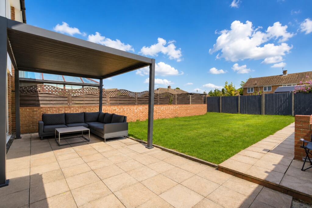 House in Dunstable, Central Bedfordshire - View 3