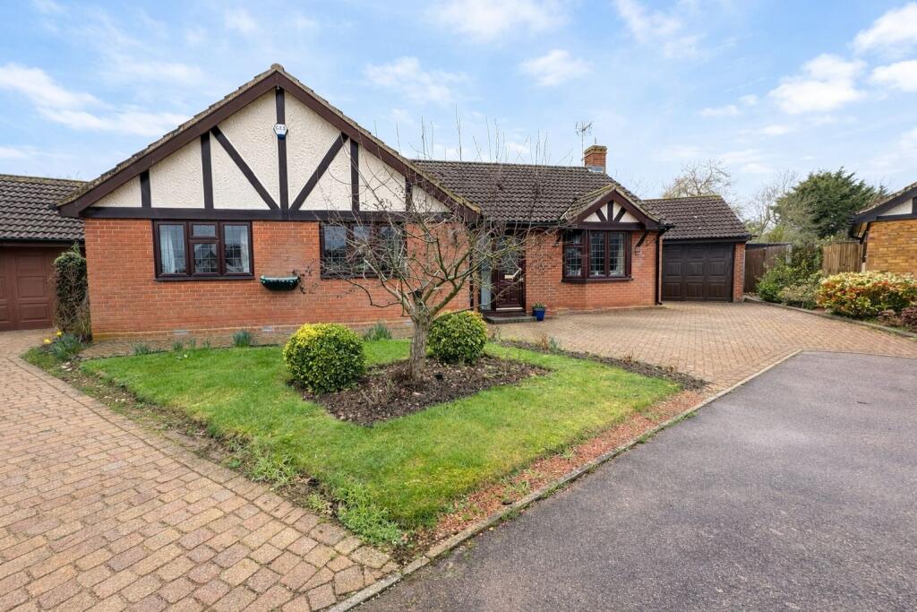 Main image of property: Thorpe Gardens, Hockley, Essex, SS5 4EE