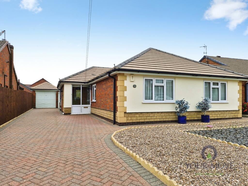 3-bed bungalow on Parkdale, Ibstock, Leicestershire, LE67, £360,000