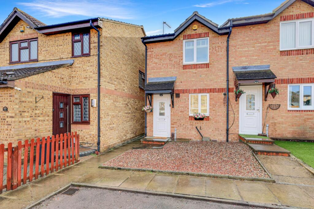 2-bed terraced on Chestnut Road, Vange, Basildon, Essex, SS16, £325,000