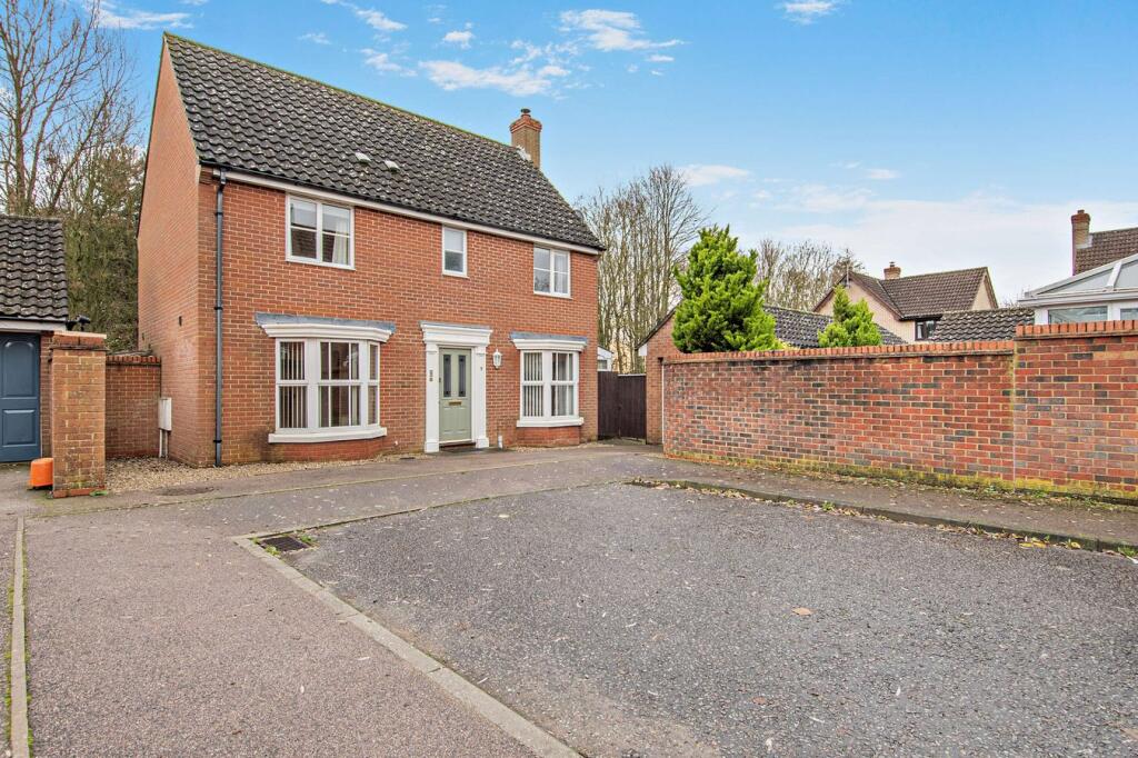 5-bed detached on Crabapple Close, Wymondham, NR18, £406,000