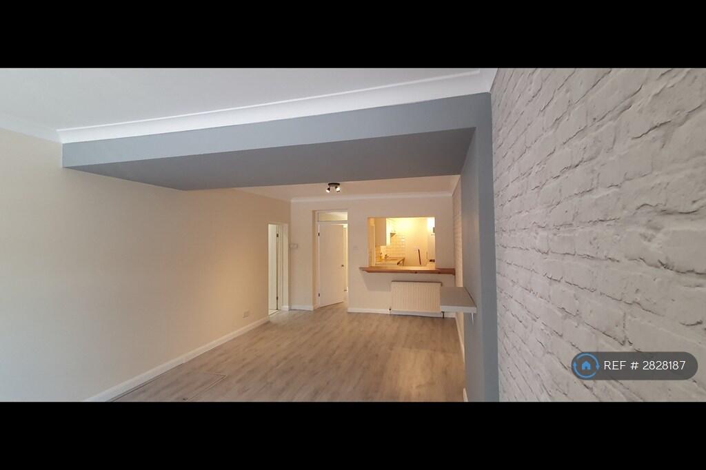 Main image of property: Rainham, Gillingham, ME8
