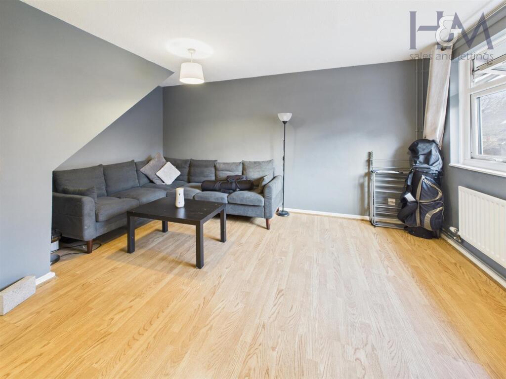 Main image of property: Round Mead, Stevenage, Hertfordshire, SG2 9PQ