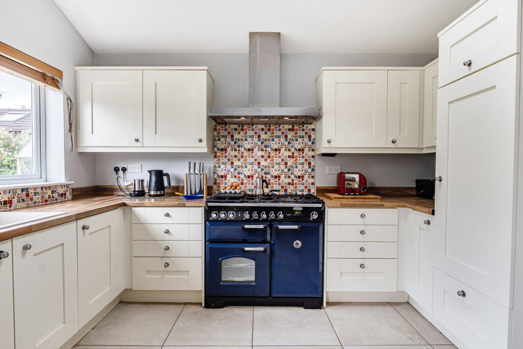 House in Nailsea, North Somerset - More