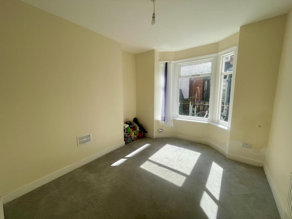 House in Hull - View 4