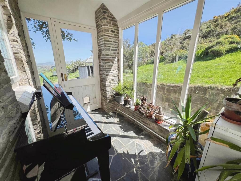House in Sarn, Llancowrid, Kerry - View 3