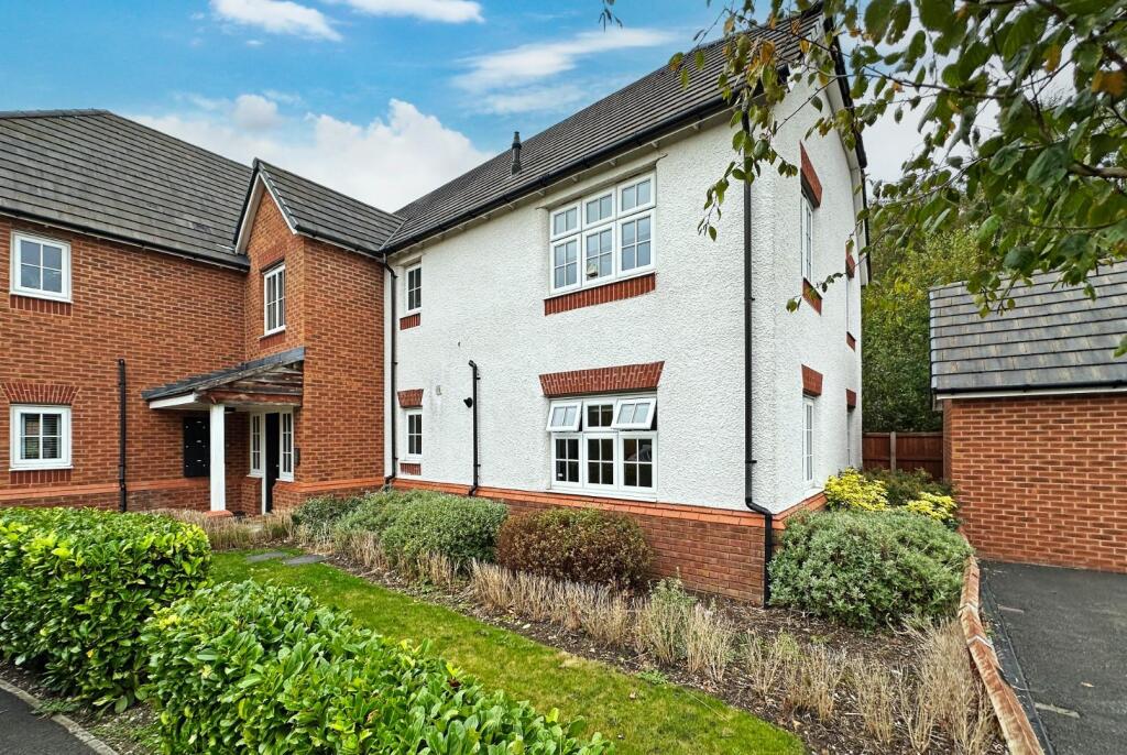 Main image of property: 28 Heathermount, Broadheath, Altrincham