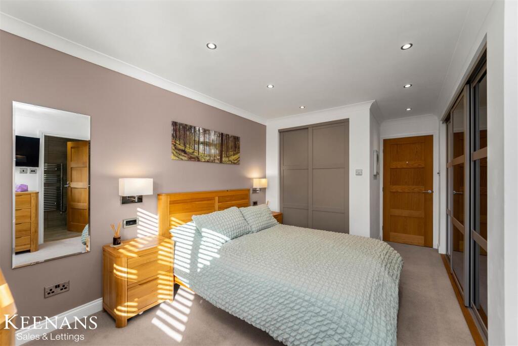 House in Oldham - View 5
