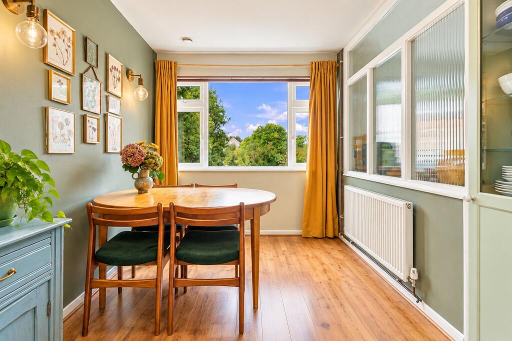 Apartment in Croydon - More