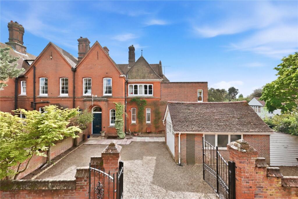 Main image of property: Parkside Avenue, Ipswich, Suffolk, IP4