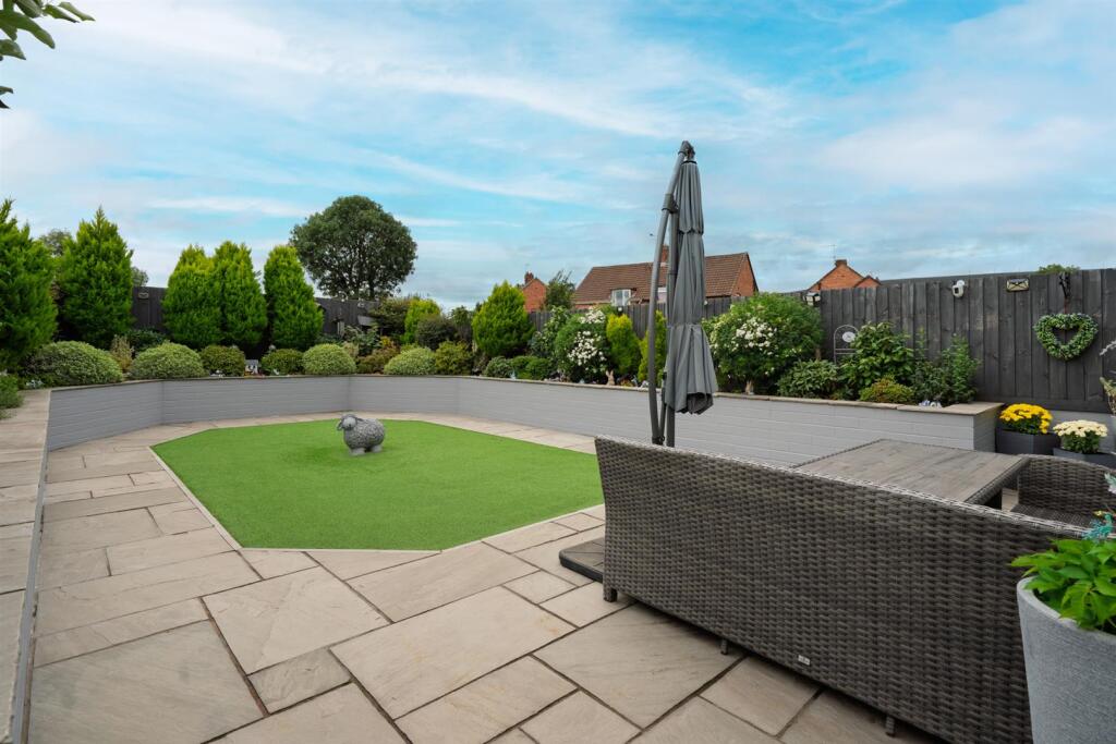 House in Newport - View 4