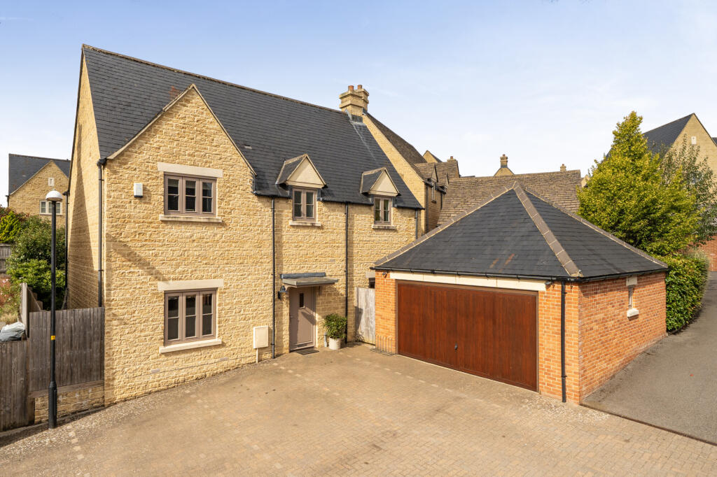 4-bed detached on Griffiths Close, Cirencester, GL7, £665,000