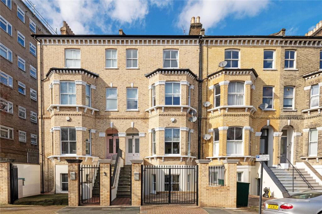House in London - View 2