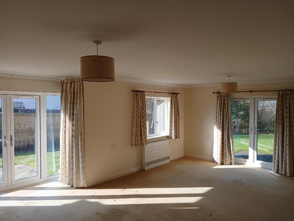 50 Queen Anne Court, Bristol Road, Quedgeley, Gloucestershire, GL2 4JY photo 2