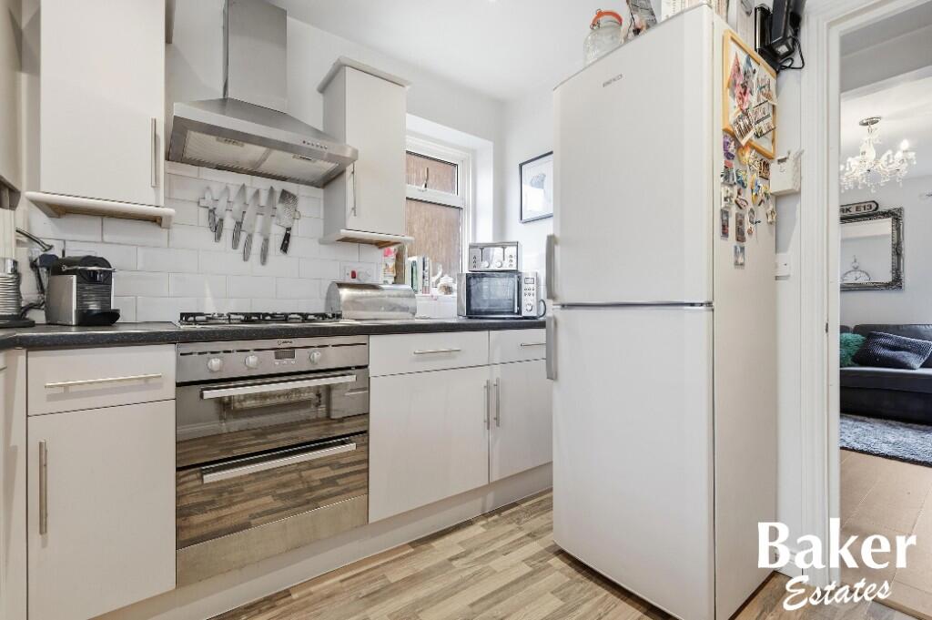 Hillrise Road, Romford, London, RM5 photo 3