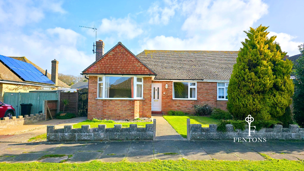 2-bed semi-detached on Newport Way, Frinton-on-Sea, £249,500