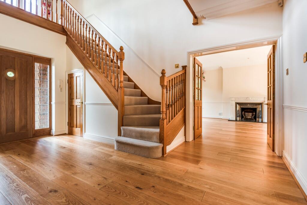 House in Slough - View 5