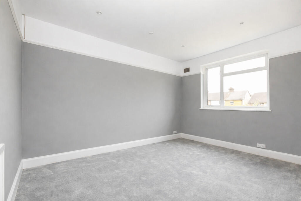 Apartment in Sutton - View 5