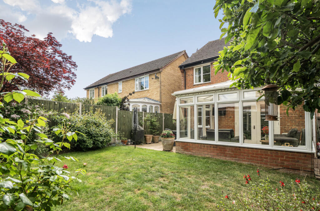 House in Bracknell, Warfield - View 5