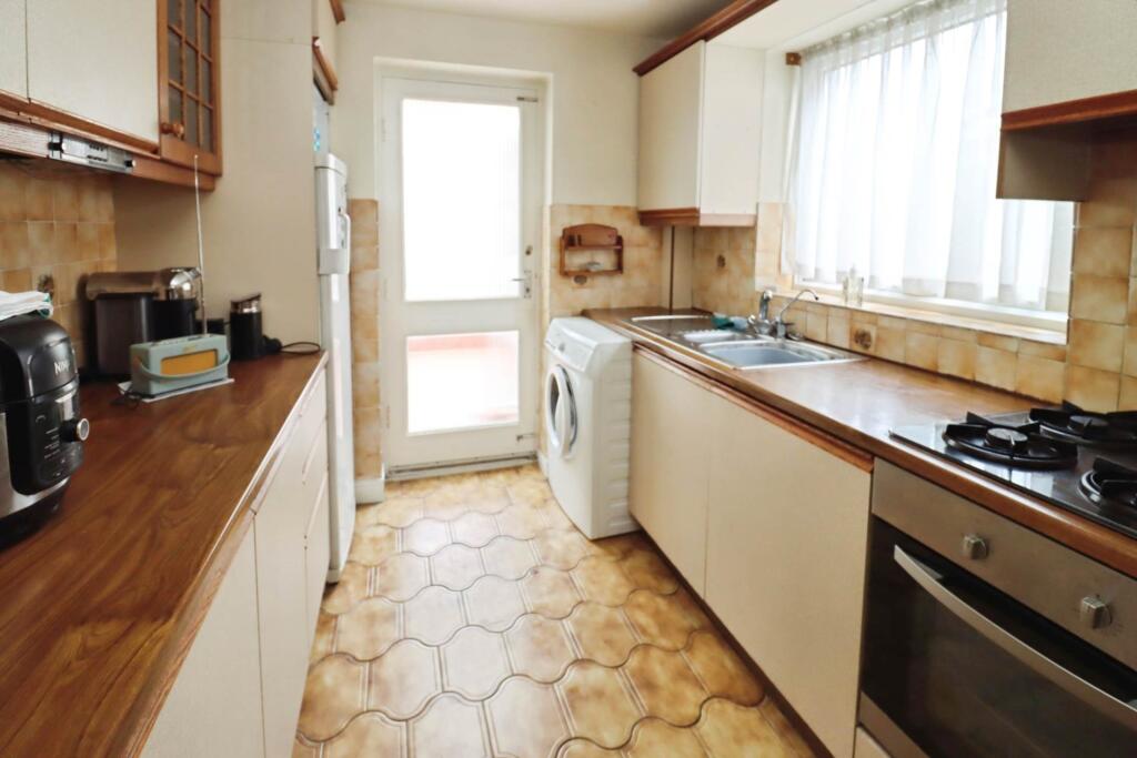 House in Wirral, Liverpool City Region - View 3