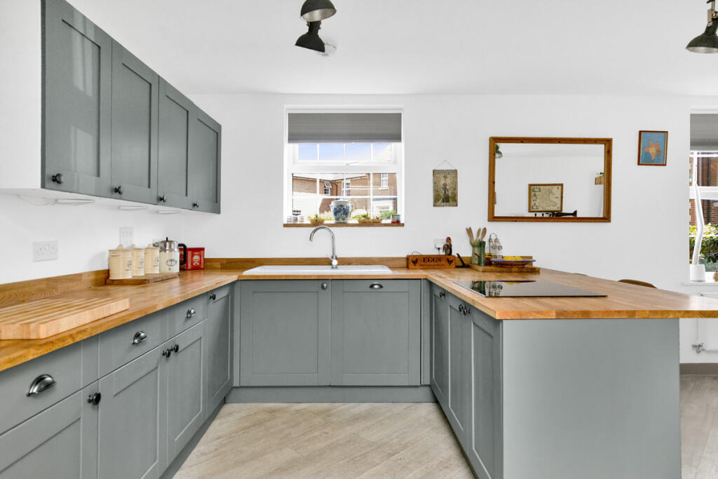 House in Southampton - View 5