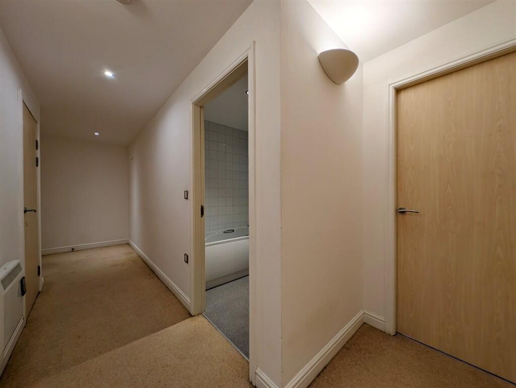 Apartment in Newcastle upon Tyne - View 4