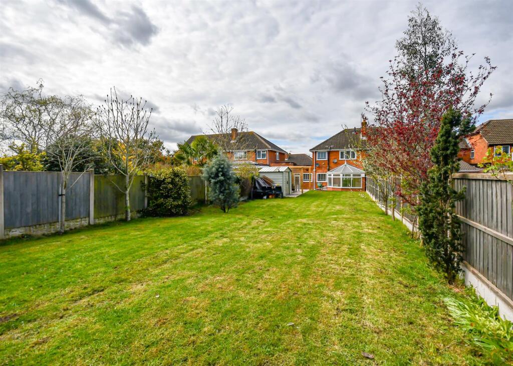 Wombourne Park, Wombourne, Wolverhampton photo 2