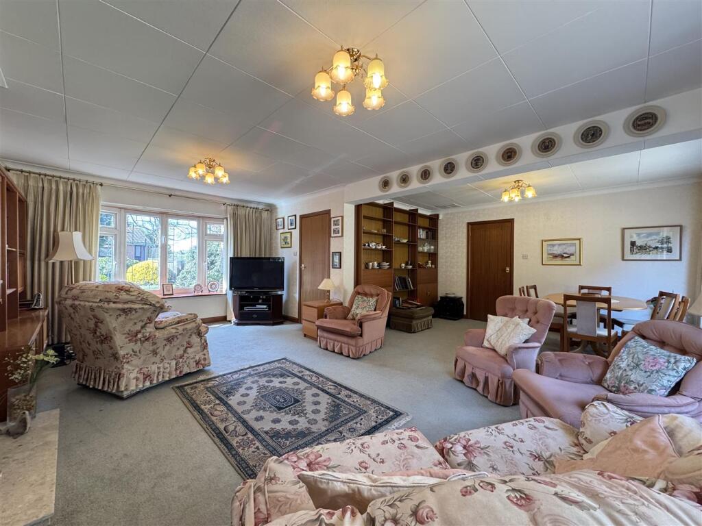 Chantry Crescent, Stanford-le-Hope photo 4