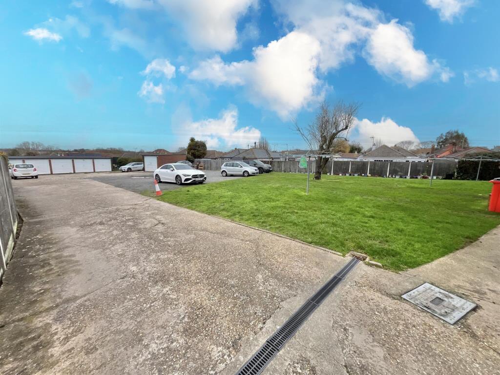 Turpins Court, Holland Road, Holland-on-Sea photo 4