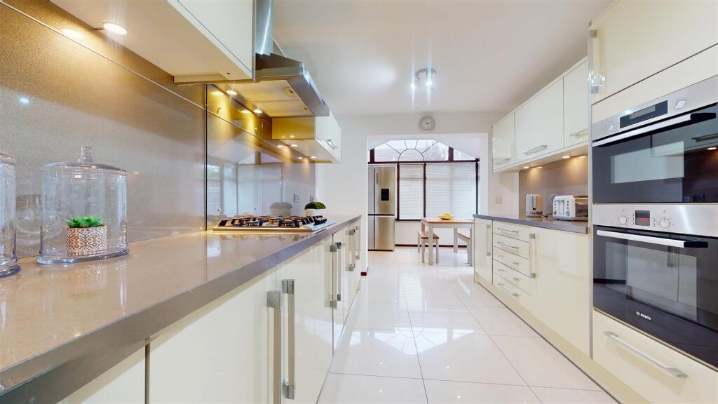 House in Milton Keynes, Middleton / Milton Keynes Village, Broughton and Milton Keynes - View 6