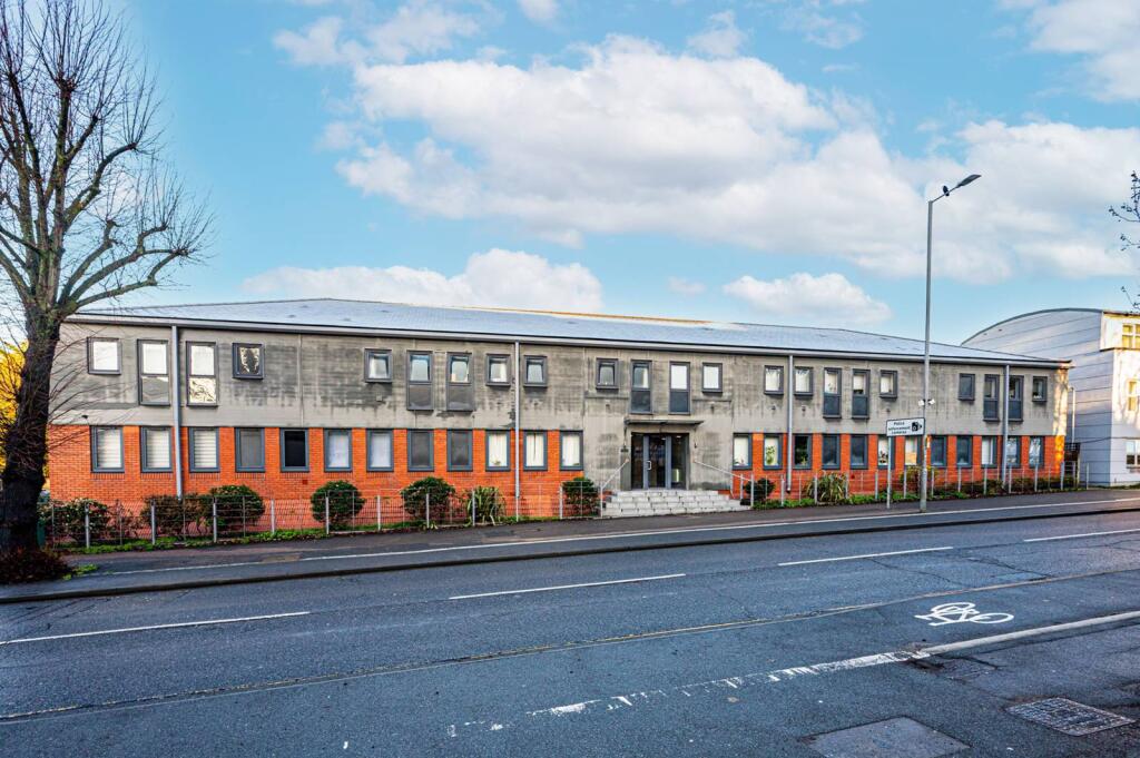 Main image of property: Kingston Hill, Kingston, Kingston upon Thames, KT2