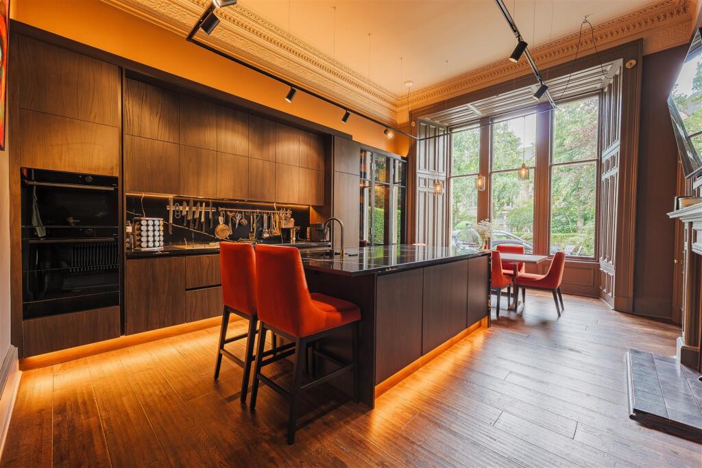 Apartment in Glasgow - More