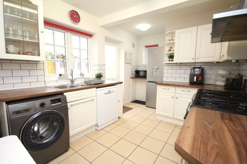 House in Letchworth, Hertfordshire - View 2