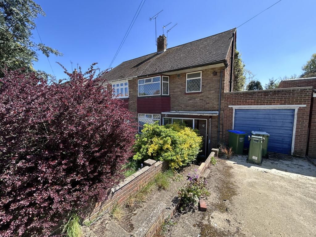 Main image of property: 127, Glenhurst Avenue, Bexley, Kent DA5 3QQ