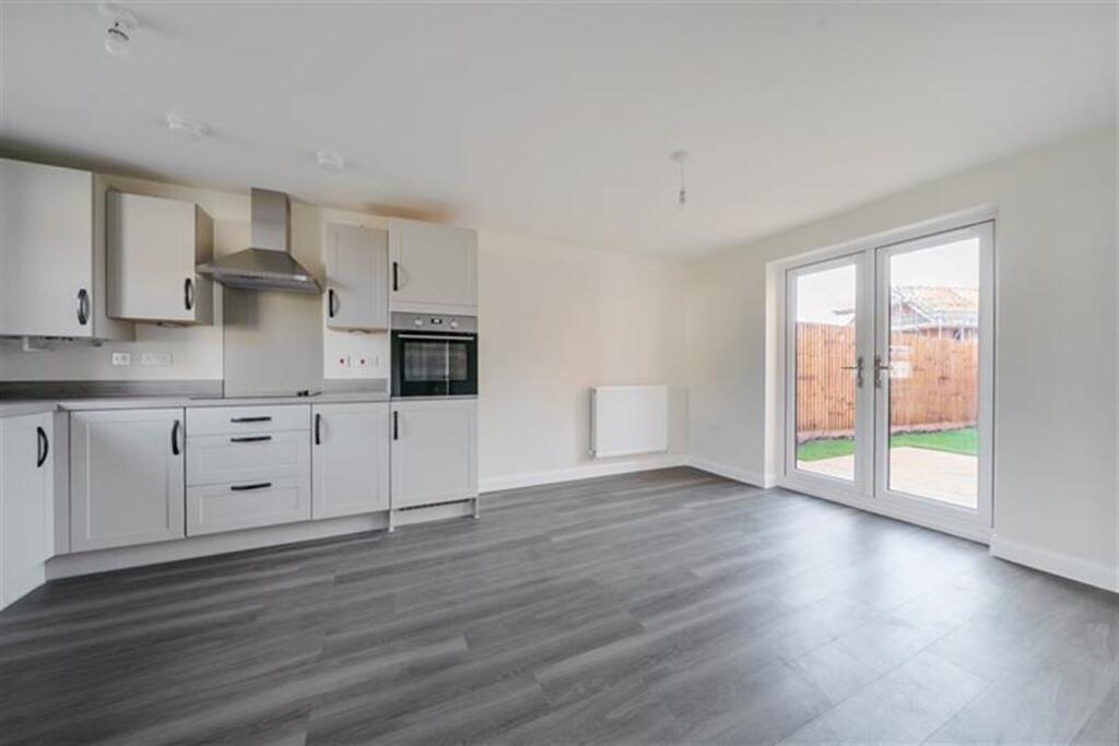 Main image of property: 3 bedroom Semi Detached House in Southwold Drive, Hampton Beach