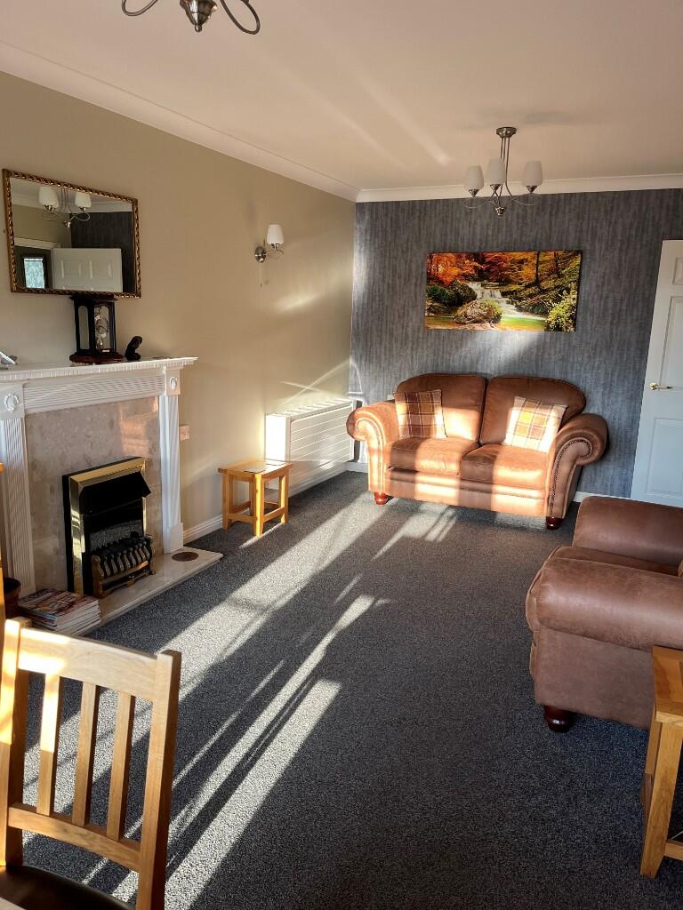 27 Cavendish Court. Sackville Way, Cambourne, Cambridge, CB23 6HB photo 3