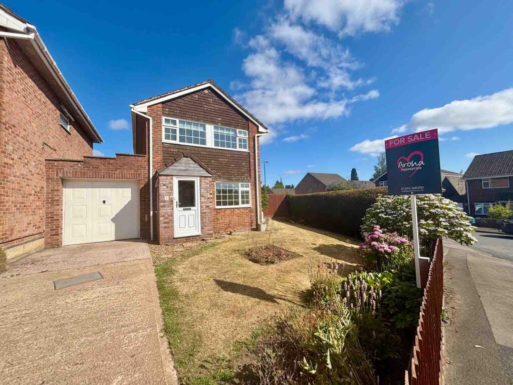 3-bed detached on 8 Colchester Close, Mitcheldean, Gloucestershire, GL17 0JS, £315,000