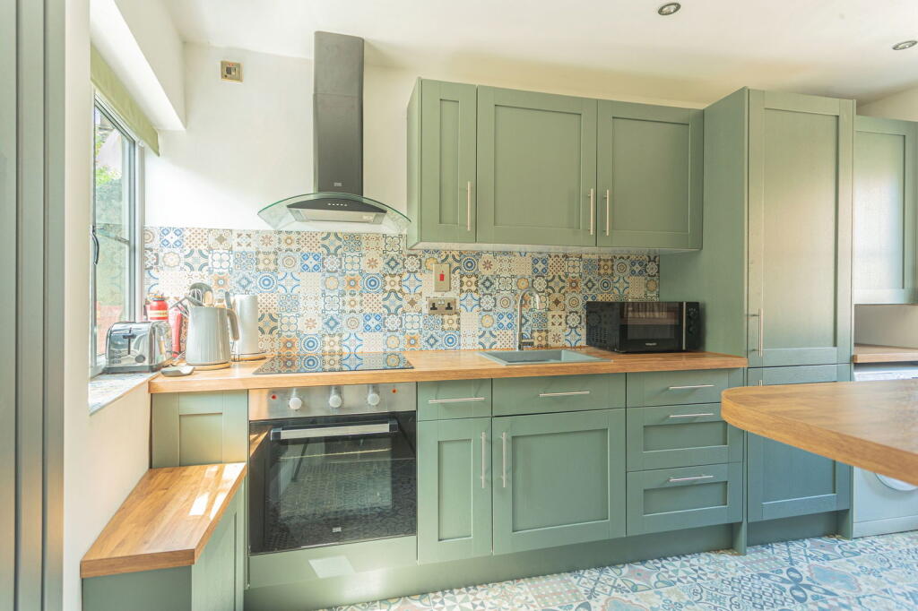 11, The Chipping, Wotton-under-Edge photo 3