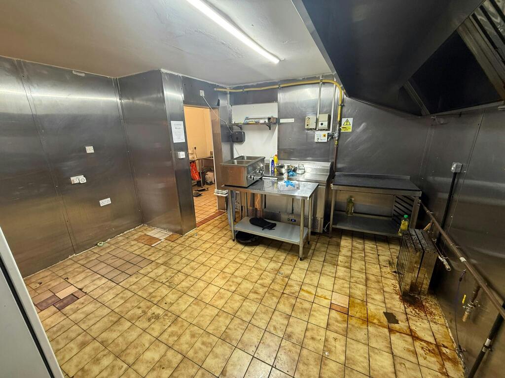Kitchen 3.jpeg