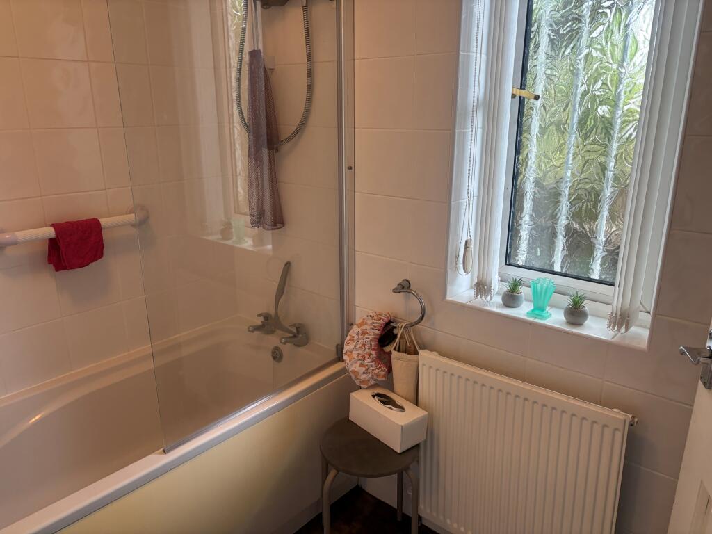 Apartment in Bradford, West Yorkshire - View 5