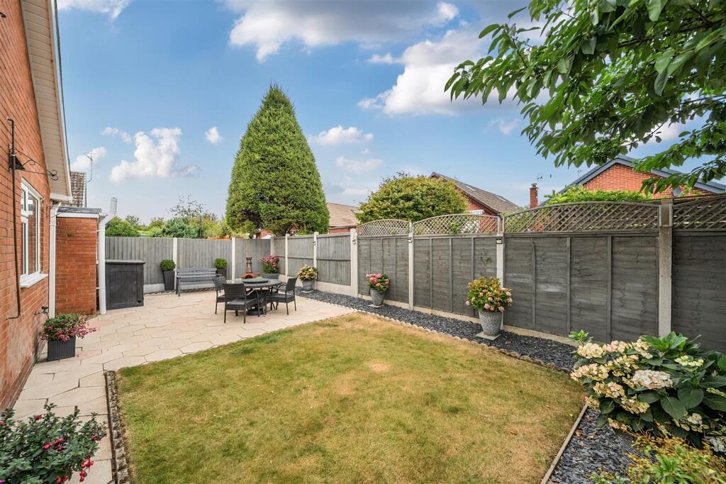 House in Weston Rhyn, Shropshire - More