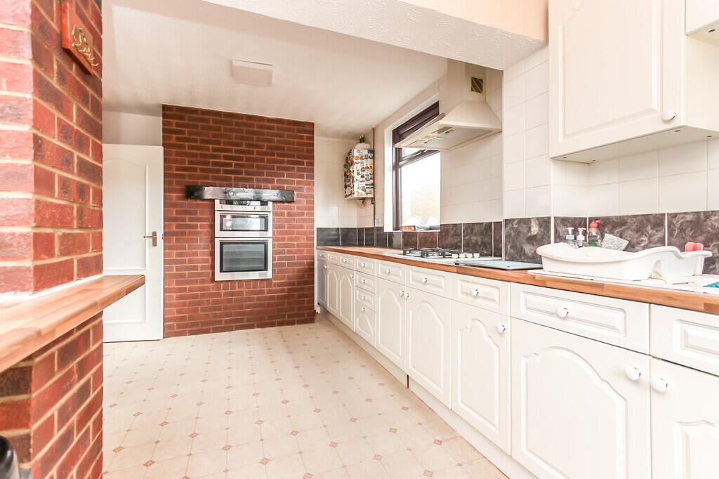 House in Wellingborough, Burrow's Bush - More