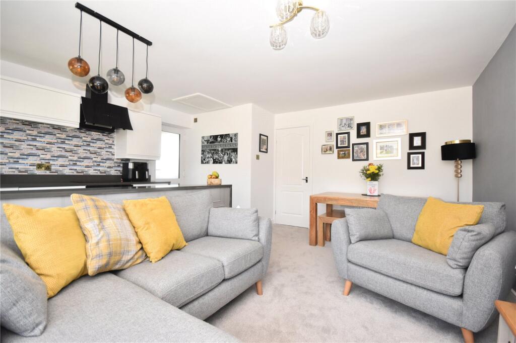 House in Leeds, East Garforth, Garforth - View 2