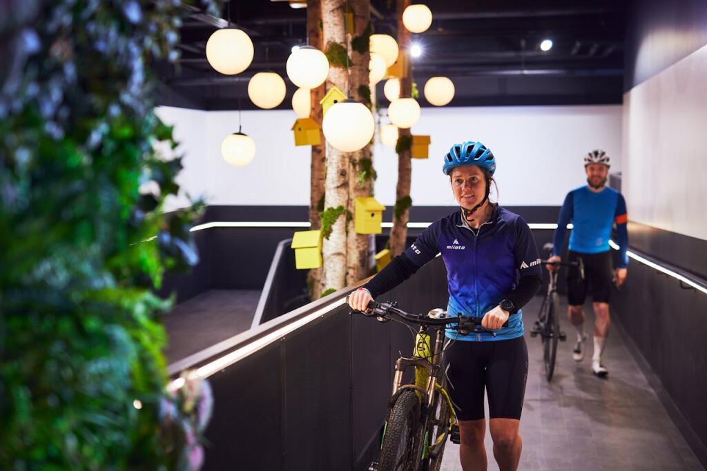 APCycleHubMar2023285L.jpg