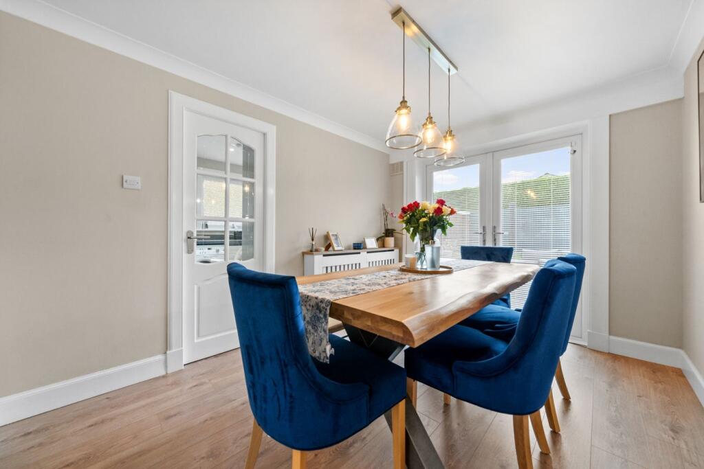 House in Falkirk, Clackmannanshire - More