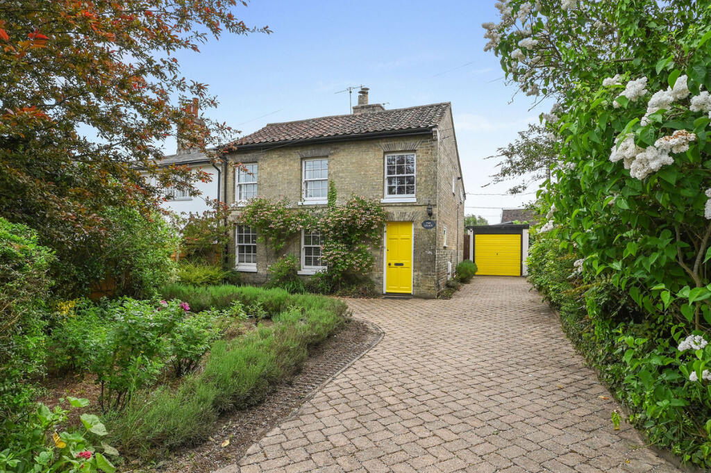 3-bed semi-detached on High Street, Woodbridge, IP13 6, £400,000